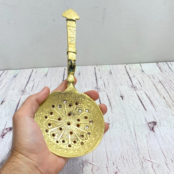 Decorative antique brass spoon with folding handle - Picture 7 of 9